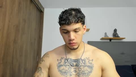 Snapshot of axel_taylor21 chatting on October 4, 1:43 am INDEPENDENT MODEL  online show from October 4, 1:43 am