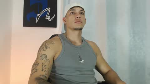 Snapshot of axel_taylor21 chatting on February 2, 1:55 am INDEPENDENT MODEL  online show from February 2, 1:55 am