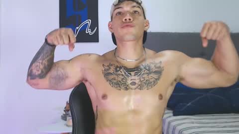 Snapshot of axel_taylor21 chatting on December 27, 2:04 am INDEPENDENT MODEL  online show from December 27, 2:04 am