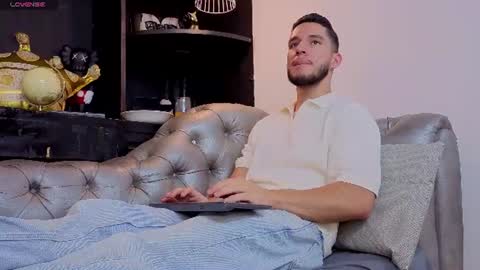 Axel  online show from June 11, 9:13 pm