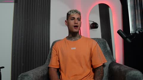 Snapshot of axel_villa chatting on January 15, 9:20 pm Agustin online show from January 15, 9:20 pm