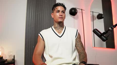 Snapshot of axel_villa chatting on September 9, 8:41 pm Agustin online show from September 9, 8:41 pm