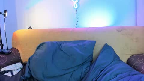 Snapshot of axelg_rose chatting on October 25, 4:20 pm    online show from October 25, 4:20 pm