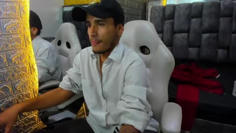 Axell Cross2 online show from February 8, 7:16 pm