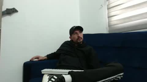 Axel Rose online show from February 16, 7:23 pm