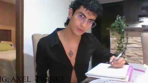 Snapshot of axellatino_ chatting on October 19, 2:16 am Axel  online show from October 19, 2:16 am