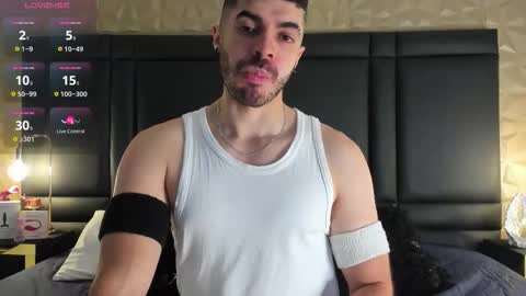 Axel Thompsom online show from November 5, 11:56 am