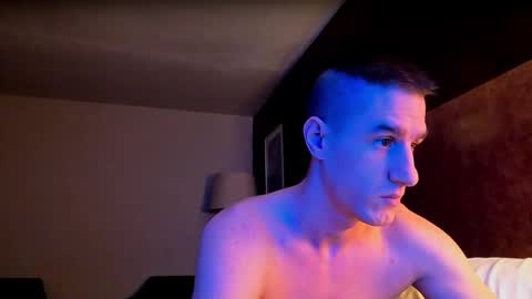 Axl online show from February 15, 11:05 pm