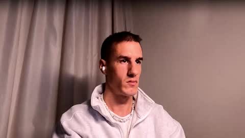 Axl online show from September 25, 1:59 am