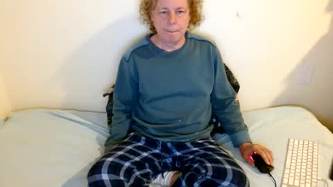 axleroze online show from January 3, 8:10 am