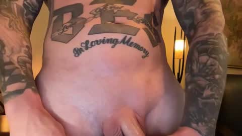 Snapshot of az_tatts chatting on December 24, 11:00 pm az_tatts online show from December 24, 11:00 pm