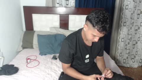 Aziel Pantoja online show from October 14, 1:23 am