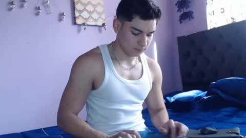 Snapshot of babytwunkz chatting on October 26, 6:54 pm Hey Im Zayn good to see u here online show from October 26, 6:54 pm