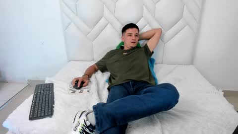 bad_boy_21_ online show from May 30, 9:59 pm