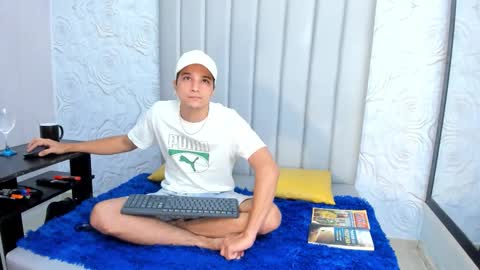 bad_boy_21_ online show from February 18, 3:59 am