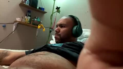 StillPoPimpin online show from January 18, 10:06 am