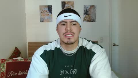 Snapshot of baltazardupont chatting on December 5, 1:49 pm Andres -  online show from December 5, 1:49 pm