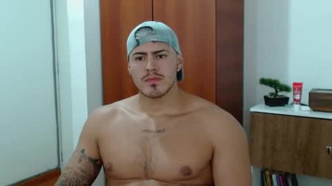Snapshot of baltazardupont chatting on February 24, 1:10 pm Andres -  online show from February 24, 1:10 pm