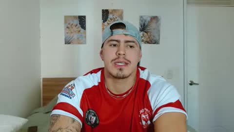 Snapshot of baltazardupont chatting on December 2, 1:00 pm Andres -  online show from December 2, 1:00 pm