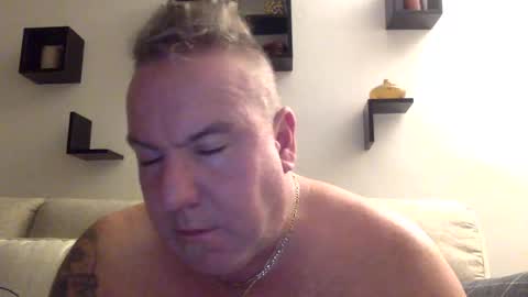 banana5289 online show from February 1, 9:00 am