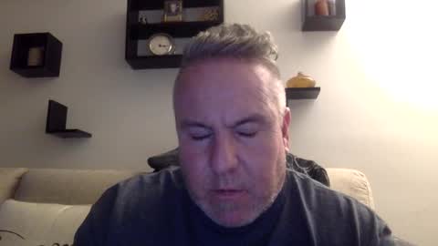 banana5289 online show from January 17, 8:15 pm