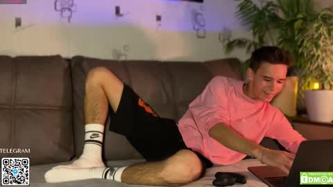 Fansly  Barney  and Kevin T  online show from September 27, 7:12 pm