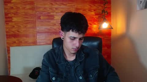 Snapshot of bastiaan_28 chatting on March 3, 3:17 am Bastian online show from March 3, 3:17 am