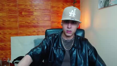 Snapshot of bastiaan_28 chatting on January 5, 8:11 am Bastian online show from January 5, 8:11 am