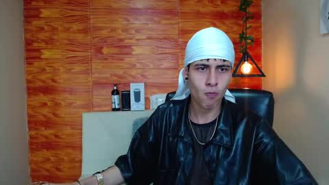 Snapshot of bastiaan_28 chatting on January 14, 2:29 am Bastian online show from January 14, 2:29 am