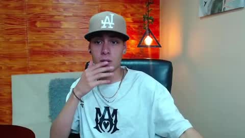 Snapshot of bastiaan_28 chatting on December 24, 11:55 pm Bastian online show from December 24, 11:55 pm