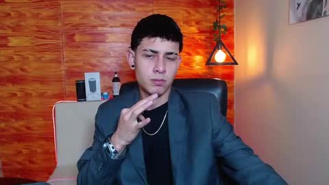 Snapshot of bastiaan_28 chatting on January 26, 4:51 am Bastian online show from January 26, 4:51 am