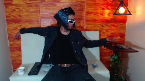 Snapshot of bastiaan_28 chatting on March 7, 3:40 am Bastian online show from March 7, 3:40 am