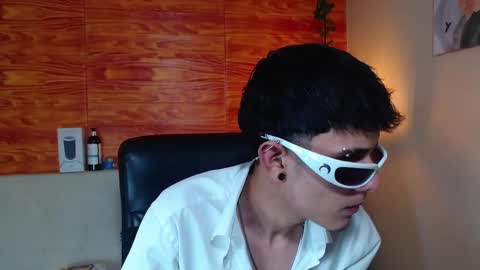 Snapshot of bastiaan_28 chatting on February 11, 2:46 am Bastian online show from February 11, 2:46 am