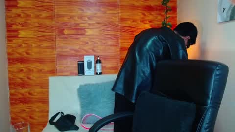 Snapshot of bastiaan_28 chatting on January 17, 1:26 am Bastian online show from January 17, 1:26 am