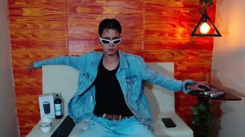 Snapshot of bastiaan_28 chatting on March 9, 2:29 am Bastian online show from March 9, 2:29 am