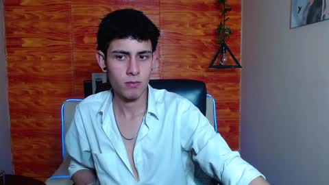 Snapshot of bastiaan_28 chatting on January 21, 2:22 am Bastian online show from January 21, 2:22 am