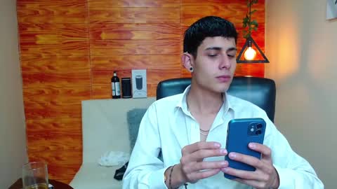 Snapshot of bastiaan_28 chatting on January 11, 3:55 am Bastian online show from January 11, 3:55 am