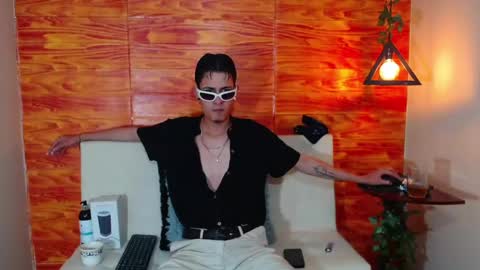 Snapshot of bastiaan_28 chatting on March 12, 3:02 am Bastian online show from March 12, 3:02 am