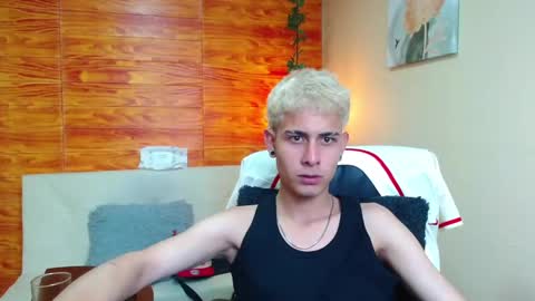 Snapshot of bastiaan_28 chatting on December 11, 6:48 am Bastian online show from December 11, 6:48 am