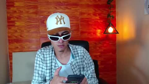 Snapshot of bastiaan_28 chatting on February 21, 3:12 am Bastian online show from February 21, 3:12 am