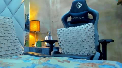 Bastian Independent Model online show from September 12, 2:50 pm