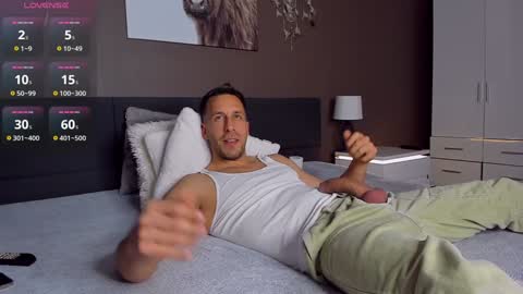 Rob online show from December 9, 8:08 pm