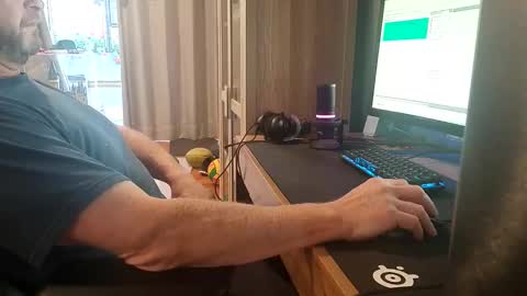 Snapshot of bazooka76 chatting on September 8, 9:36 pm bazooka76 online show from September 8, 9:36 pm