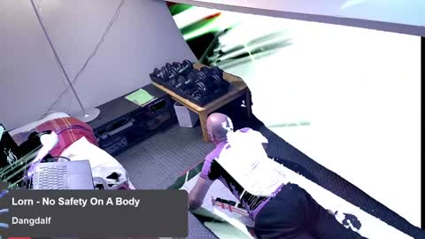 Snapshot of bazzz_8 chatting on January 27, 6:31 pm bazzz_8 online show from January 27, 6:31 pm