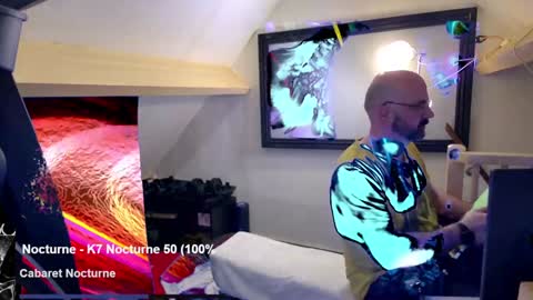 Snapshot of bazzz_8 chatting on January 24, 5:21 pm bazzz_8 online show from January 24, 5:21 pm