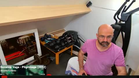 Snapshot of bazzz_8 chatting on October 30, 4:52 pm bazzz_8 online show from October 30, 4:52 pm