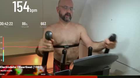 Snapshot of bazzz_8 chatting on October 20, 6:01 pm bazzz_8 online show from October 20, 6:01 pm