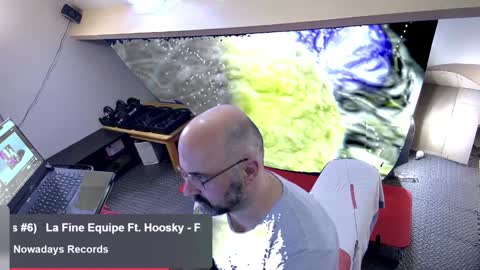 Snapshot of bazzz_8 chatting on January 29, 6:50 pm bazzz_8 online show from January 29, 6:50 pm