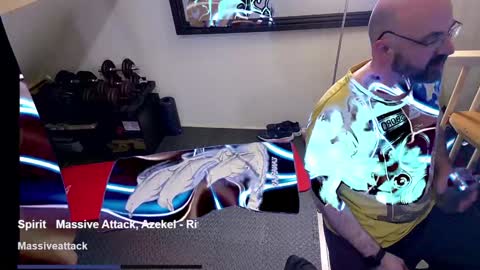 Snapshot of bazzz_8 chatting on January 25, 5:19 pm bazzz_8 online show from January 25, 5:19 pm