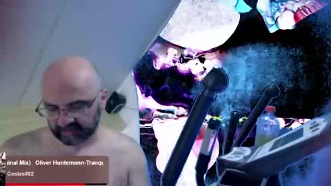 Snapshot of bazzz_8 chatting on March 11, 7:03 pm bazzz_8 online show from March 11, 7:03 pm